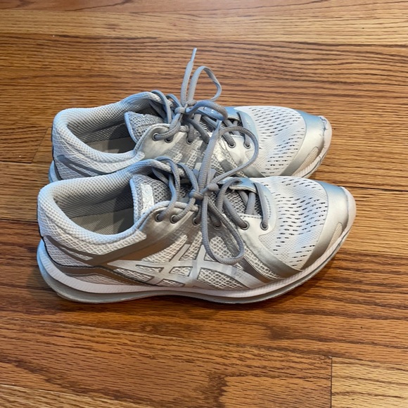 Asics running shoes! - Picture 1 of 3